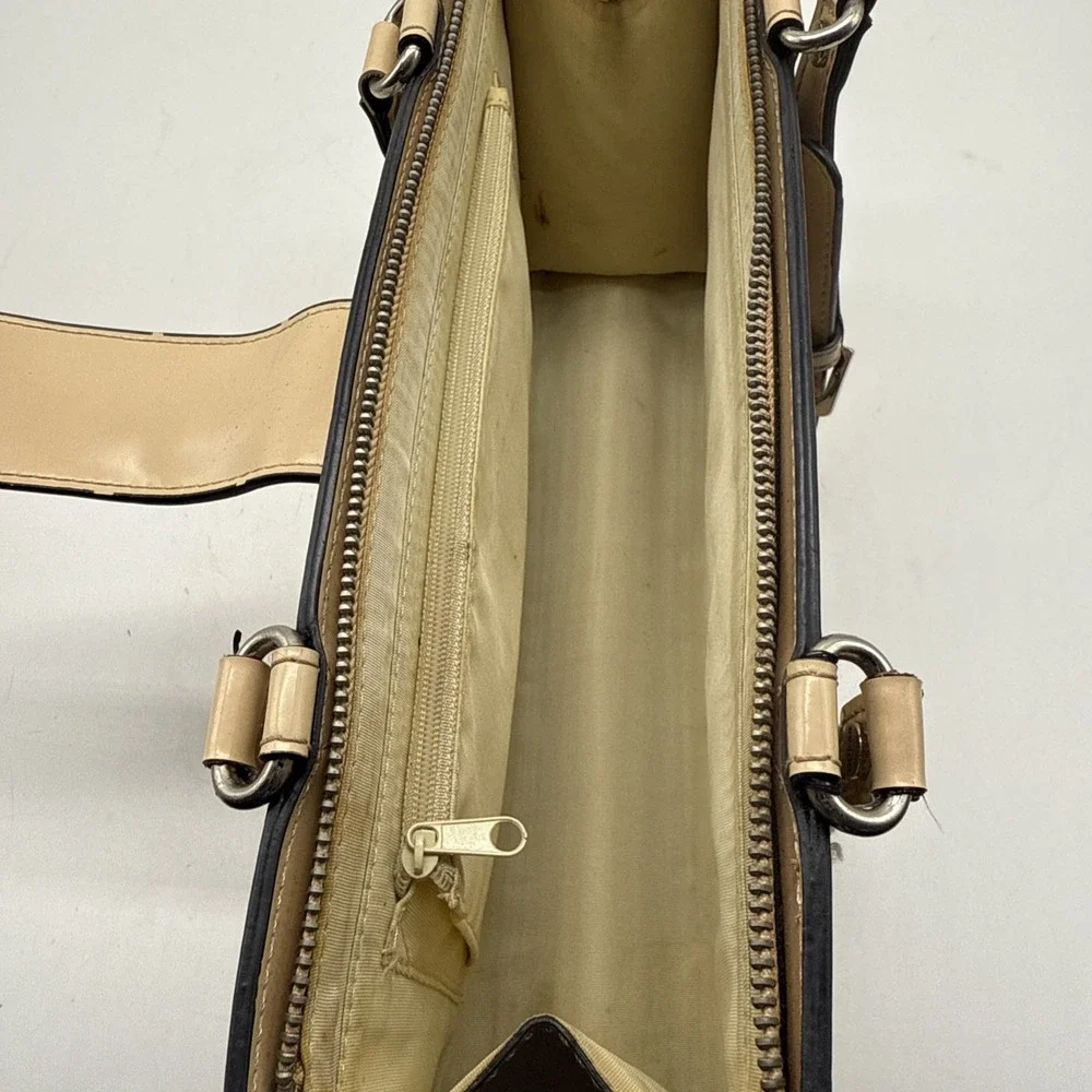 Vtg‎ Guess Purse Womens Handbag Tan Patent Leather Top Handle Buckle Y2K